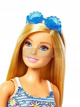 Lalka Barbie z ubrankami