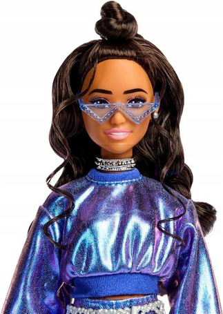 LALKA BARBIE DELUXE STYLE #7 w stroju z metalicznym połyskiem JFP42