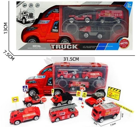 Cieżarówka transportowa straży pożarnej z autami