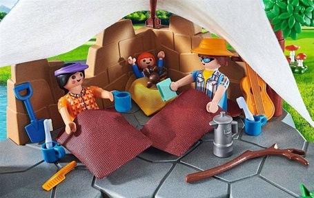 PLAYMOBIL FamilyFun 70743 Rodzina na kempingu
