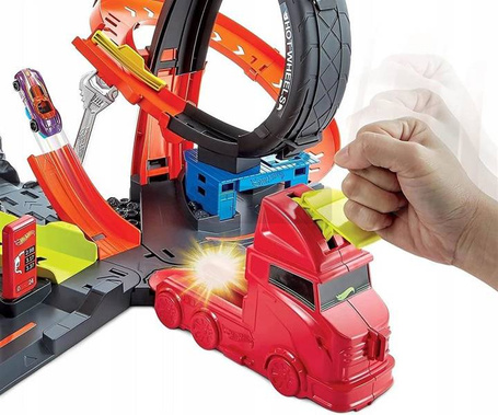 Hot Wheels zestaw Goryl toksyczny atak i autko GTT94