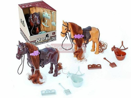 Konik z grzywą do czesania i akcesoriami MIX