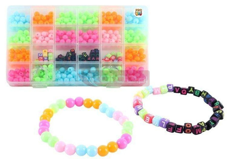 Koraliki dekoracyjne w organizerze