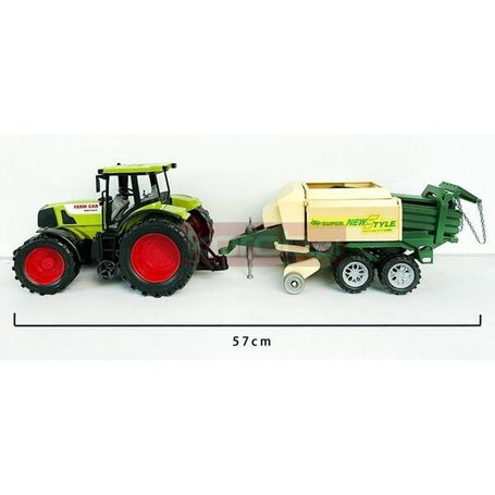 Traktor z prasą