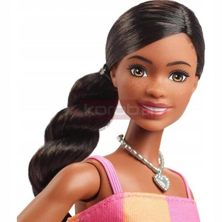 LALKA BARBIE FAMILY & FRIENDS Booklyn z ubrankami JBF42