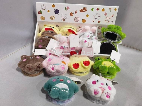 Lusterko w pluszowym etui MIX