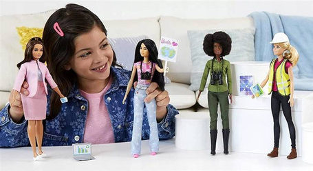 Lalka Barbie Kolekcjonerska ECO Leadership Team zestaw 4 lalek HCN25