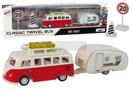 Bus z przyczepą campingową