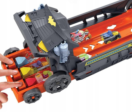 HOT WHEELS RACER VERSE BATMAN transporter samochodów + 2 autka HXN21