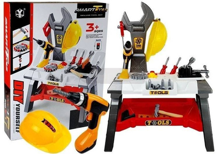 Warsztat. Zestaw narzędzi z wiertarką na baterie