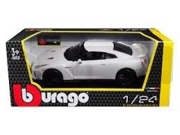 Nissan GT-R 1:24 biały BBURAGO