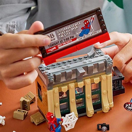 KLOCKI LEGO MARVEL 76342 Spider-Man kontra Mysterio: Daily Bugle zestaw +10