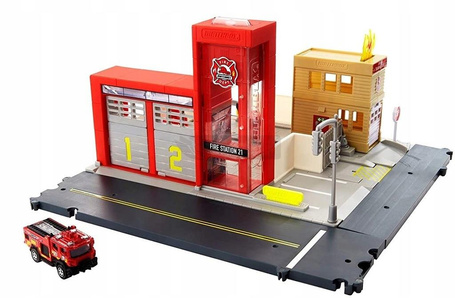 MATCHBOX ZESTAW DO ZABAWY REMIZA STRAŻACKA straż pożarna + autko HBD76