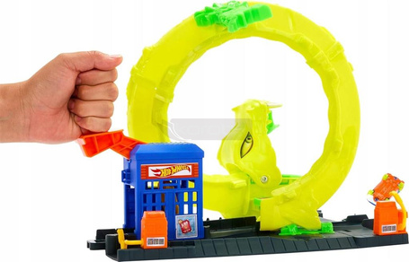 HOT WHEELS CITY ZESTAW Zakręcony tor węża + autko, dla dzieci +4 lata JBM63
