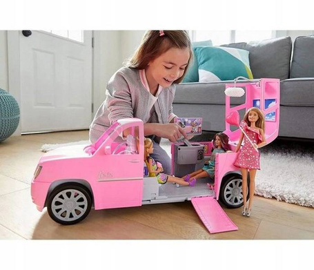 Lalka Barbie limuzyna i 4 lalki GFF58