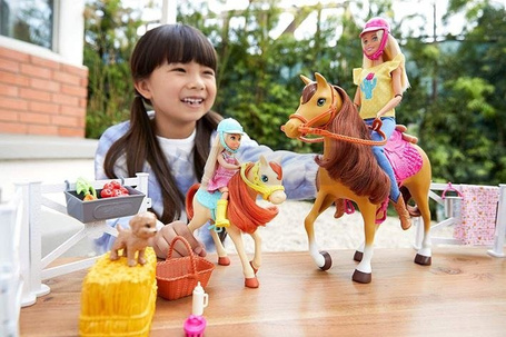 Barbie Stadnina koni Zestaw + Lalki FXH15