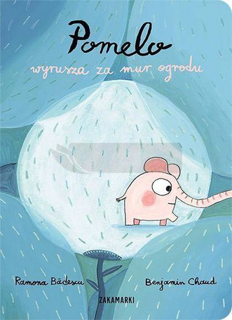 Pomelo wyrusza za mur ogrodu
