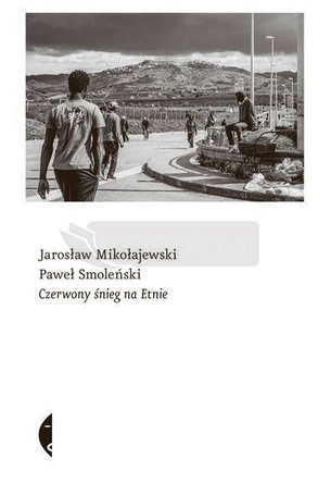 Czerwony śnieg na Etnie