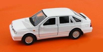 Polonez Caro Plus 1:39 biały WELLY