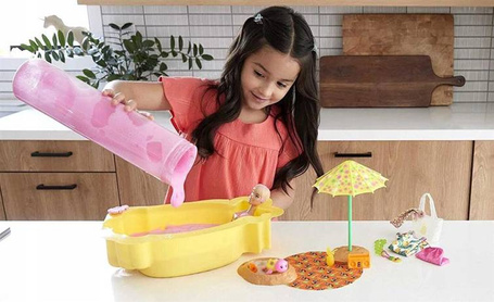 Lalka Barbie Piana Niespodzianka Color Reveal truskawka GTN18