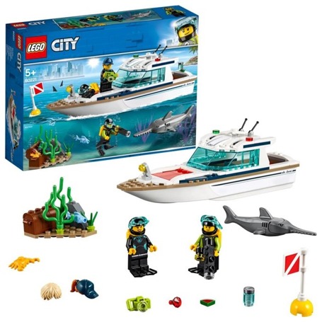 LEGO City 60221 Jacht