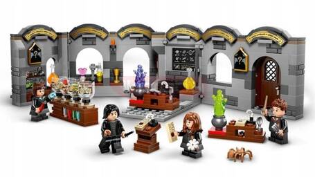 LEGO HARRY POTTER 76431 ZAMEK HOGWART ZAJĘCIA Z ELIKSIRÓW zestaw klocków 8+