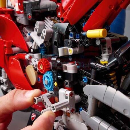 LEGO TECHNIC 42202 Motocykl Ducati Panigale V4 S, zestaw klocków +18 lat