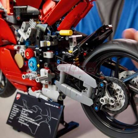 LEGO TECHNIC 42202 Motocykl Ducati Panigale V4 S, zestaw klocków +18 lat