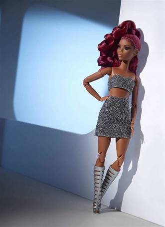 Lalka Barbie kolekcjonerska Signature Looks Doll HCB77